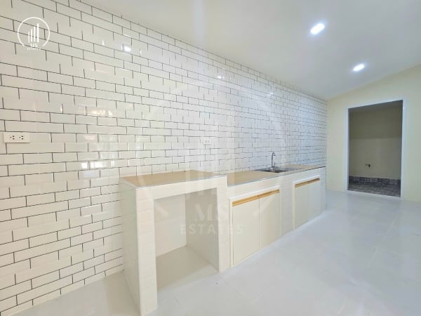 Image of California Village - HSMP1622