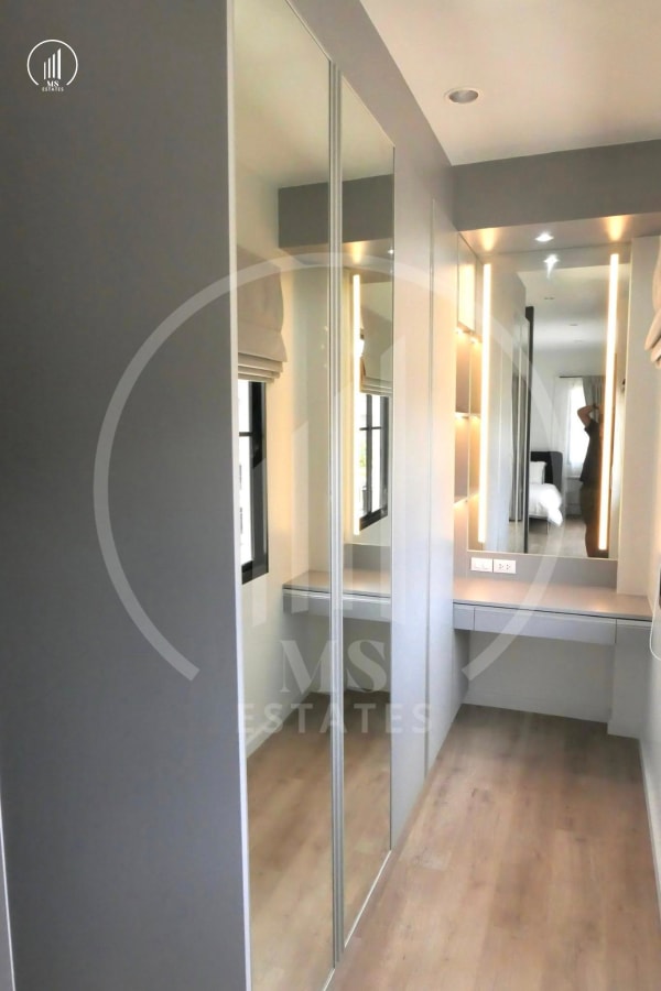 Image of Crown Estate - HRKK3122