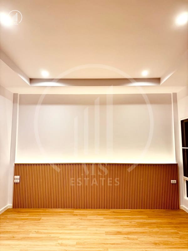 Main image of Home for Sale Near UWC - HSTL2171