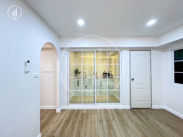 Main image of Fueng Fah Condotel - CSWC2681