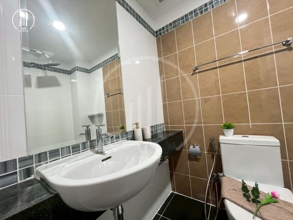 Image of Ratchaporn Place - CRKT2759