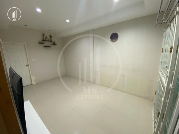 Main image of The Avenue Village  - HSCL1822