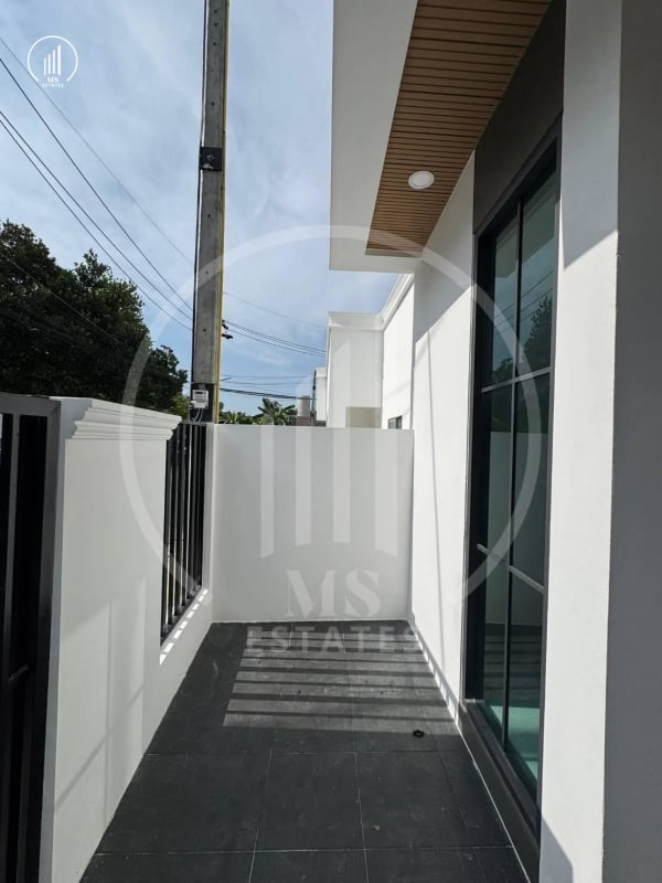 Main image of A modern semi-detached house in Soi Klum Yang, Chalong - HSCL2715