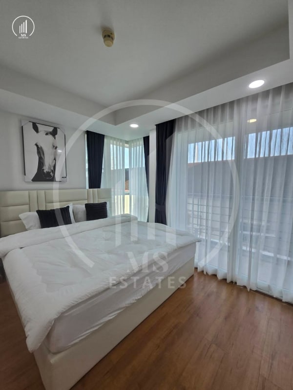 Main image of  The Royal Place - CSMP2346