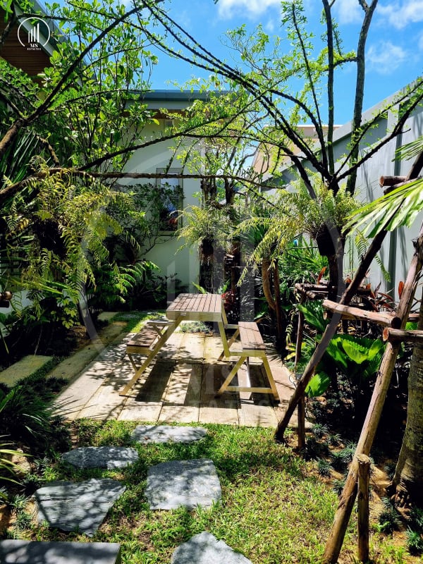 Image of Alisha Forest Thalang - VSTL1603