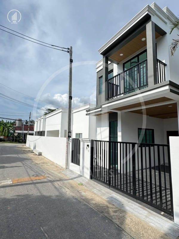 Main image of A modern semi-detached house in Soi Klum Yang, Chalong - HSCL2715