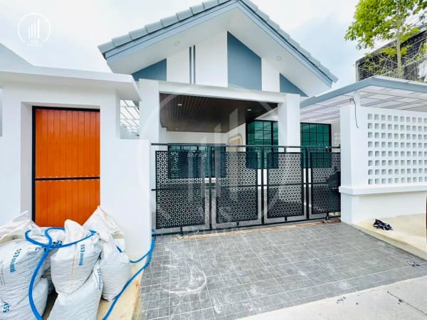 Main image of Sri Suchart - HSMP2035