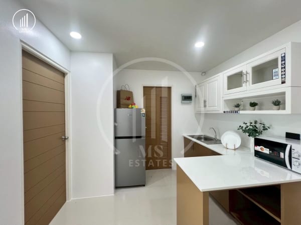 Image of Ratchaporn Place - CRKT2759