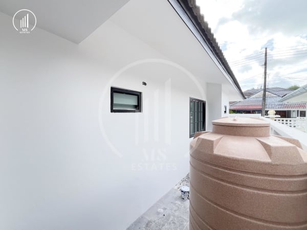Image of Single-Story Semi-Detached House for Sale - HSCL2714