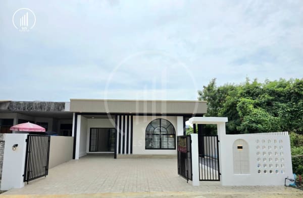 Main image of House for Sale in Soi Kiatisin 1 - HSMP1875