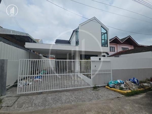 Image of Two-Story House with Pool for Sale! Soi Sai Thong 7, Kathu  - HSKT2790