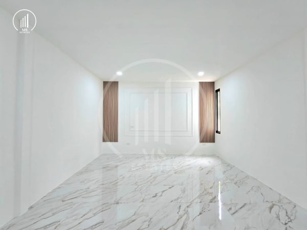 Main image of House for Sale in Soi Kiatisin 1 - HSMP1875