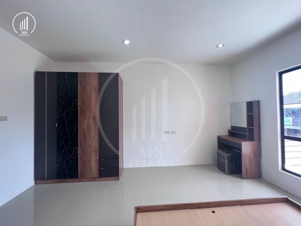 Image of Golden Ville 5  - HSMP1699