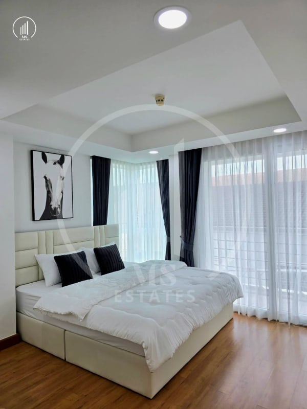 Main image of The Royal Place - CSMP2333