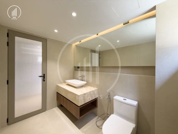 Image of Luxury Lakefront Pool Villa ,  Chalong - VRCL3046