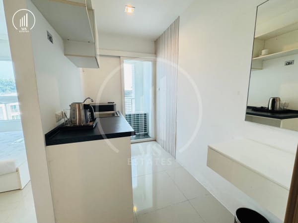 Main image of  The Royal Place - CSMP2345