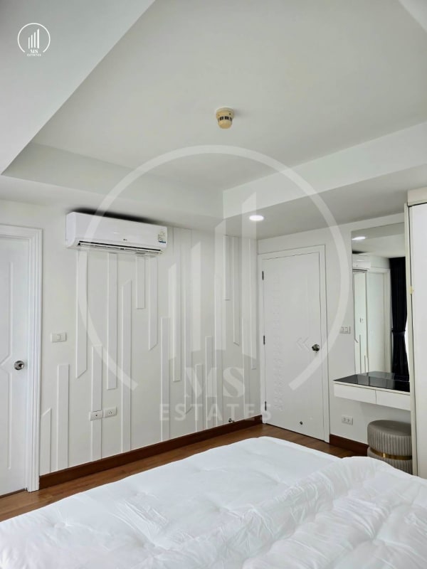 Main image of The Royal Place - CSMP2333