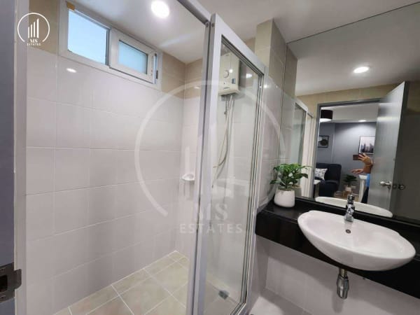 Image of The Royal Place Condominium - CRMP3011