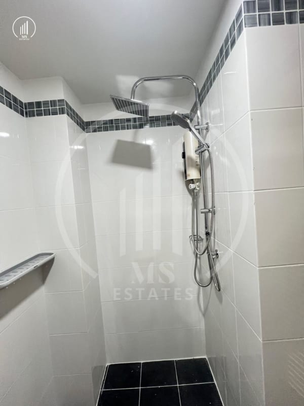 Image of Ratchaporn Place - CRKT2759