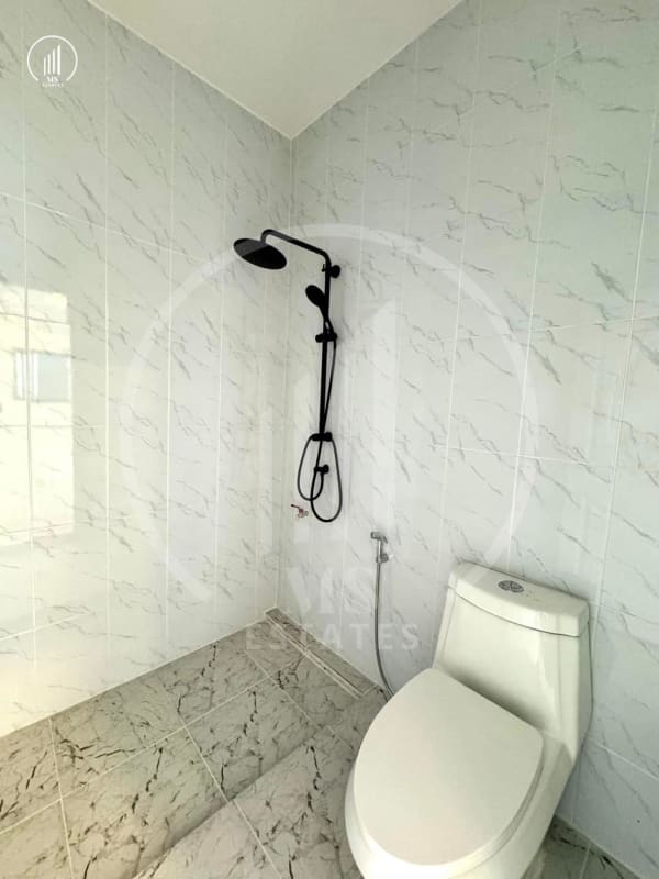 Main image of Sri Suchart - HSMP2035