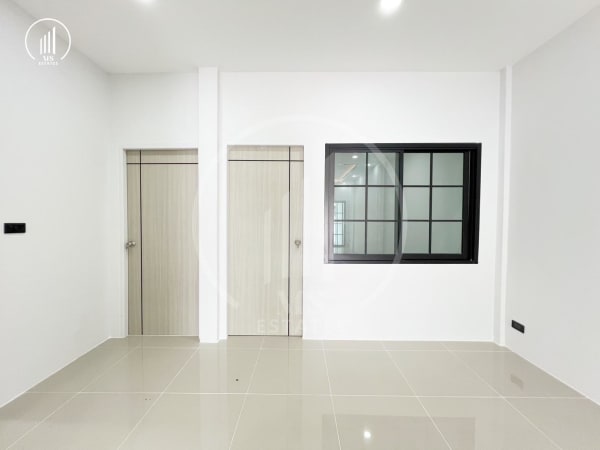 Image of Single-Story Semi-Detached House for Sale - HSCL2714