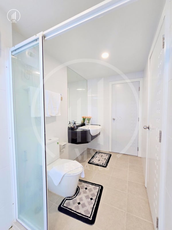 Image of The Royal Place Condominium - CSMP2855