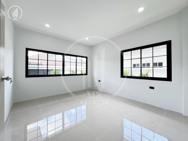 Image of Single-Story Semi-Detached House for Sale - HSCL2714