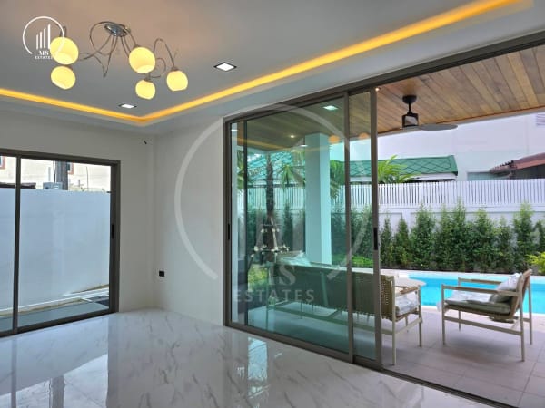 Main image of Stunning Two-Story Detached House - VSCL2044