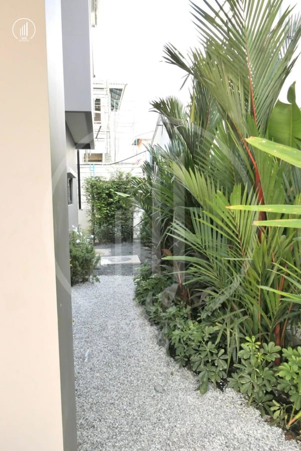 Image of Crown Estate - HRKK3122