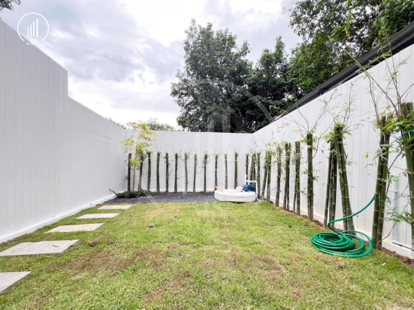 Main image of Minimalist-style house , Soi Pracharuamjai (Bo Rae) - HSWC2447