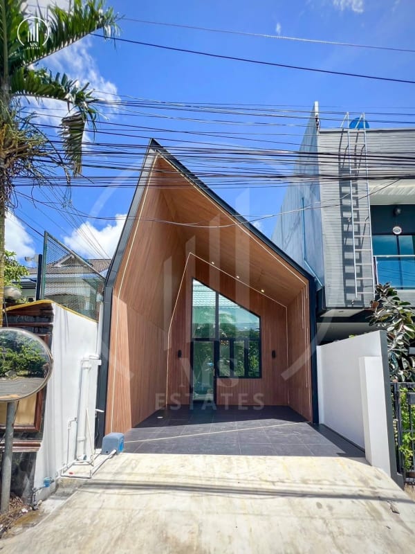 Image of House in town - HSMP1802