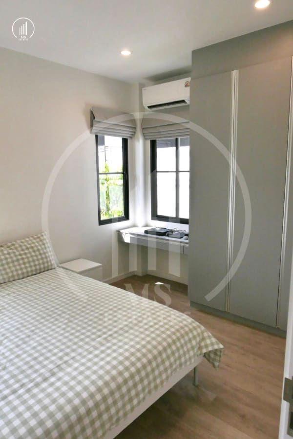 Image of Crown Estate - HRKK3122