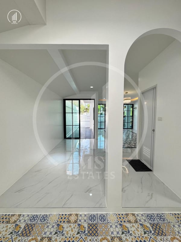 Main image of Thinawut Village - HSCL2718