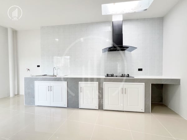 Image of Single-Story Semi-Detached House for Sale - HSCL2714