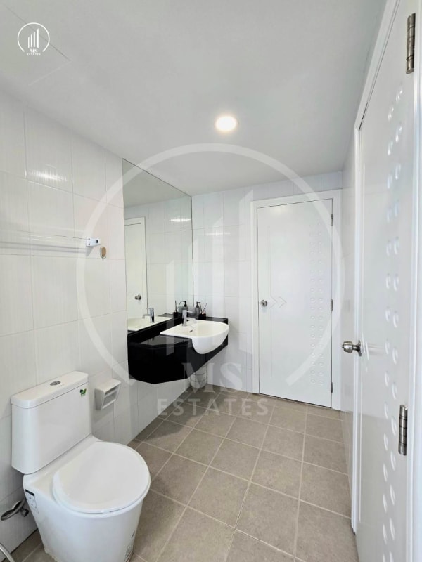 Main image of The Royal Place - CSMP2333