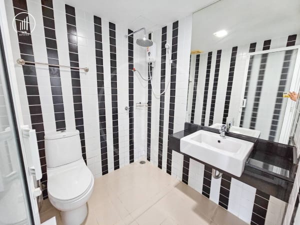 Image of THE WIDE CONDOTEL - CRMP1732