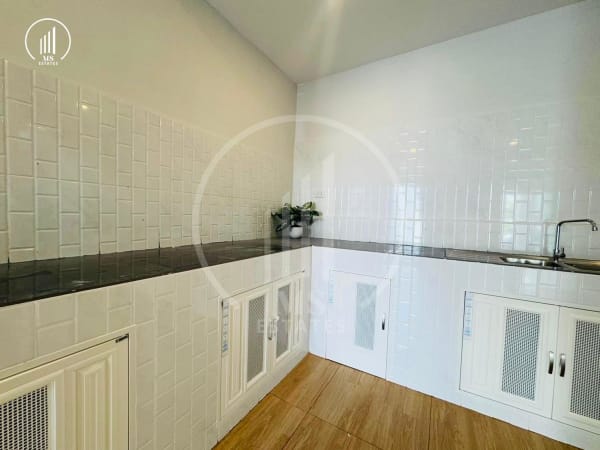 Main image of Sri Suchart - HSMP2035