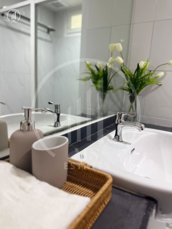 Image of The Royal Place Condominium - HRMP2958