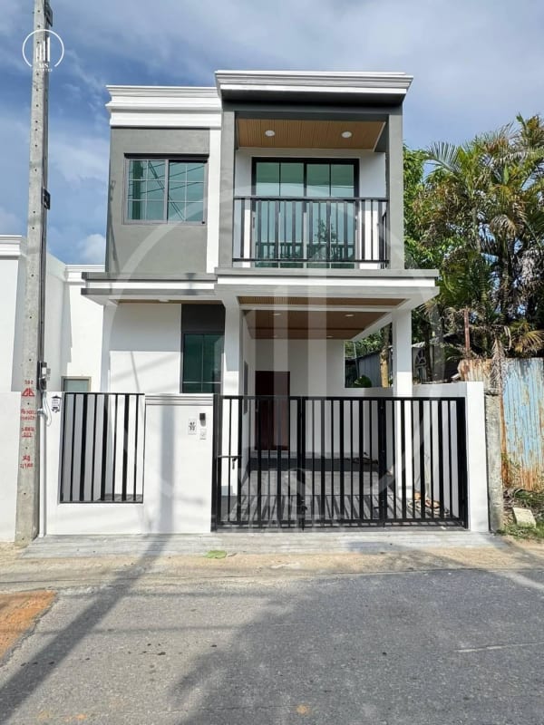 Main image of A modern semi-detached house in Soi Klum Yang, Chalong - HSCL2715