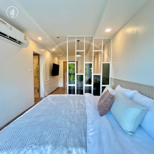 Main image of The Royal Place  - CSMP2319