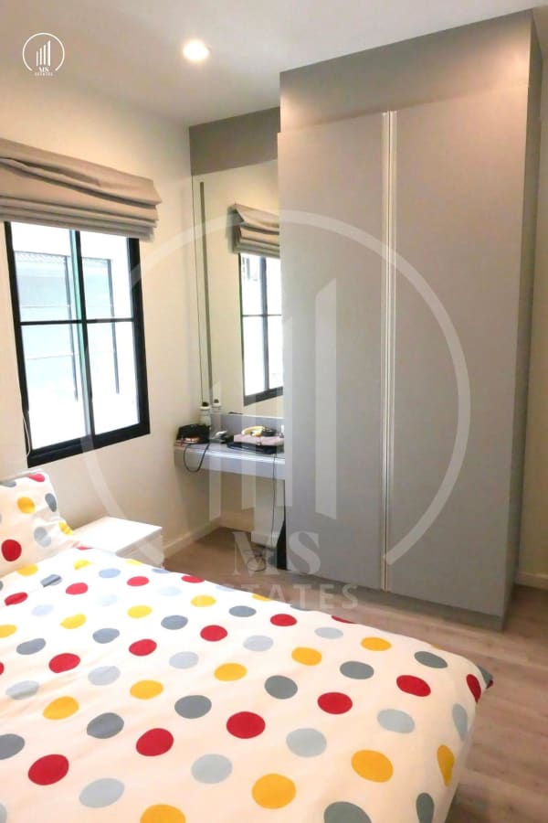 Image of Crown Estate - HRKK3122