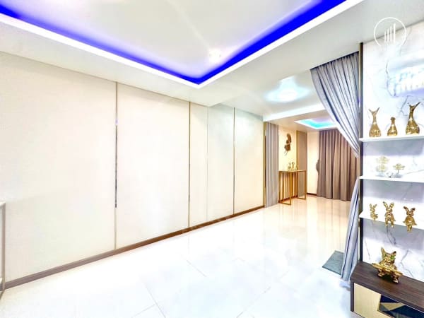 Image of House Luxuriously near IKEA  - HRMP1541