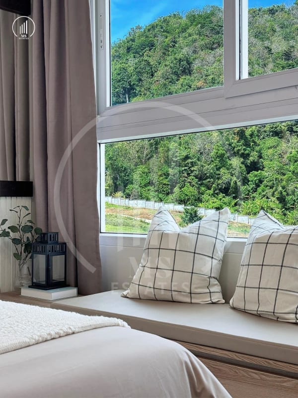 Main image of The Royal Place Condominium - CSKT2159