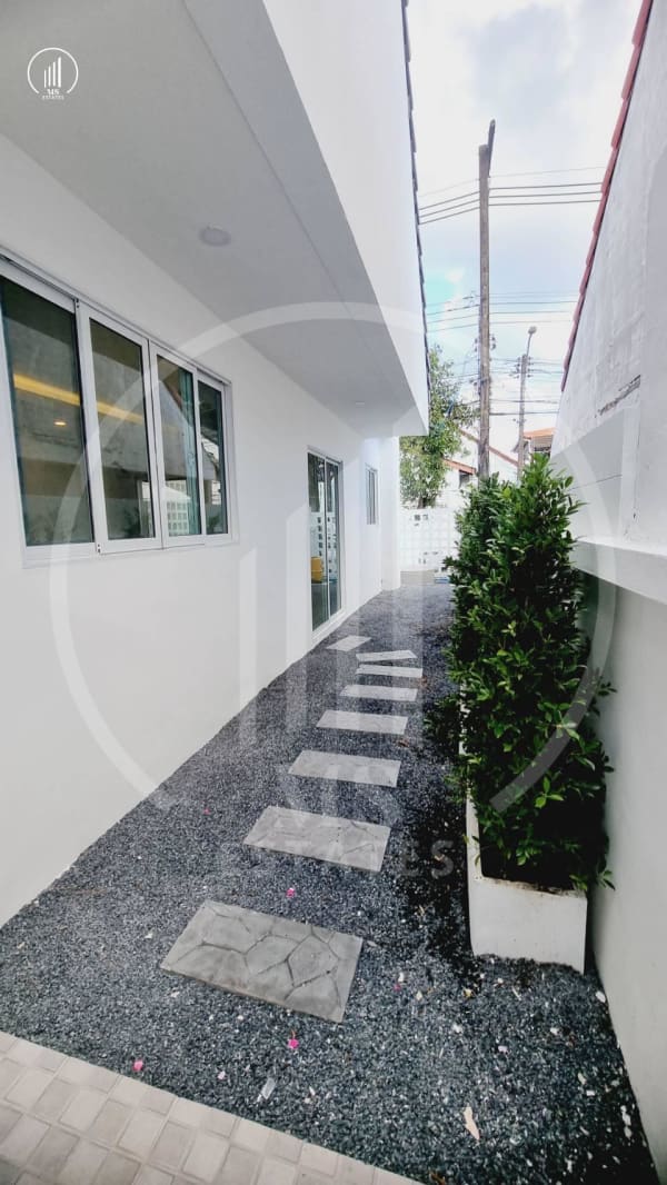 Main image of Tinwuthit 3 village - HSCL2113