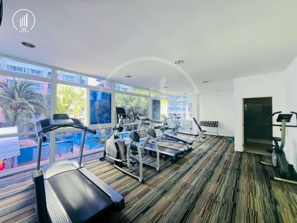 Main image of Royal Place Condominium - CSMP2868