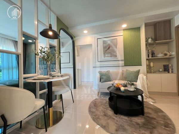 Main image of Royal Place Condominium - CSMP2250