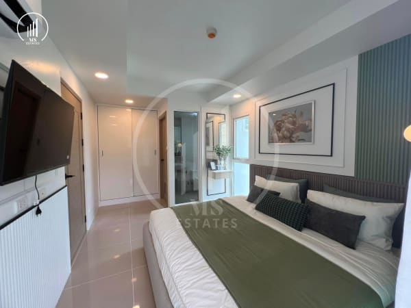 Main image of Royal Place Condominium - CSMP2250