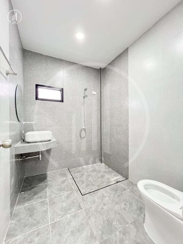 Image of Single-Story Semi-Detached House for Sale - HSCL2714