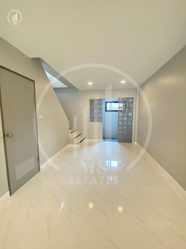 Main image of Saphan Hin Village , Soi 3 - HSMP2631