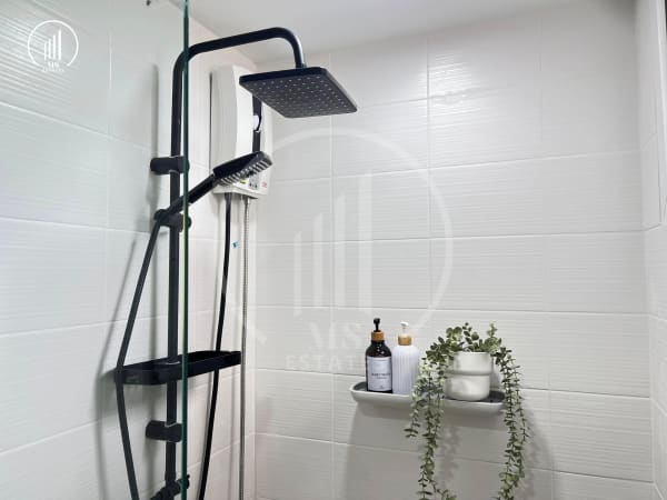 Main image of Royal Place Condominium - CSMP2250